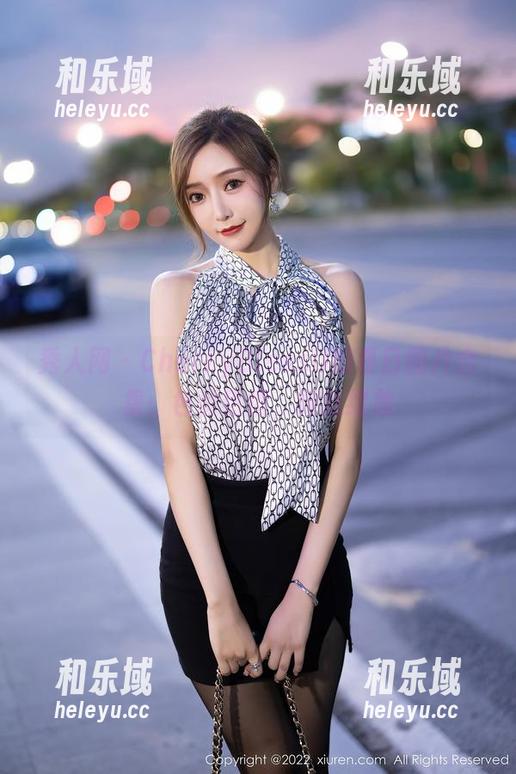 秀人网 - CherryBlessU的夏日图片合集：色彩热情，肆意绽放