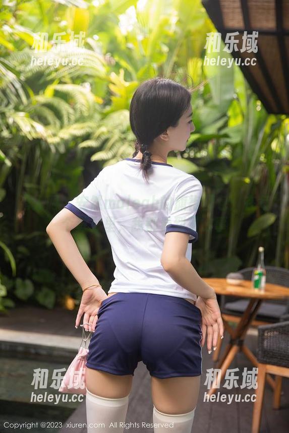 秀人网 - 安然maleah的旗袍图包：在每个剪影里，我都看到了故事