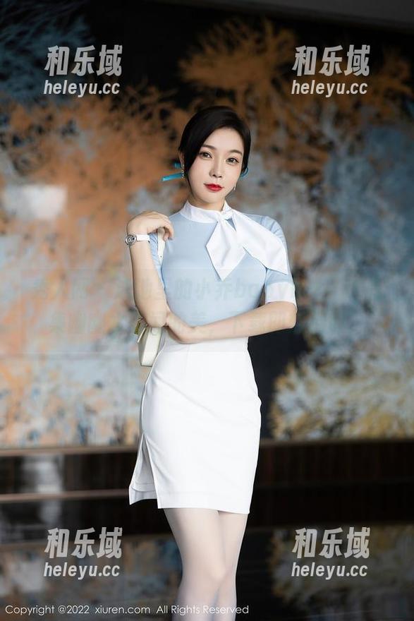 秀人网 - 泳池里的小乔babyb——作品集幽幽水波间的美，下载即刻拥有！