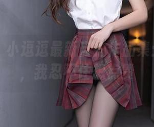 秀人网 - 小逗逗最新自拍作品集：对不起，我忍不住想点赞