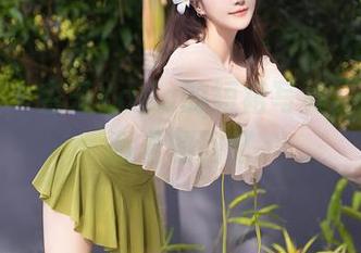 秀人网 - 杏子Yada的短裙写真，网盘里藏着的回忆