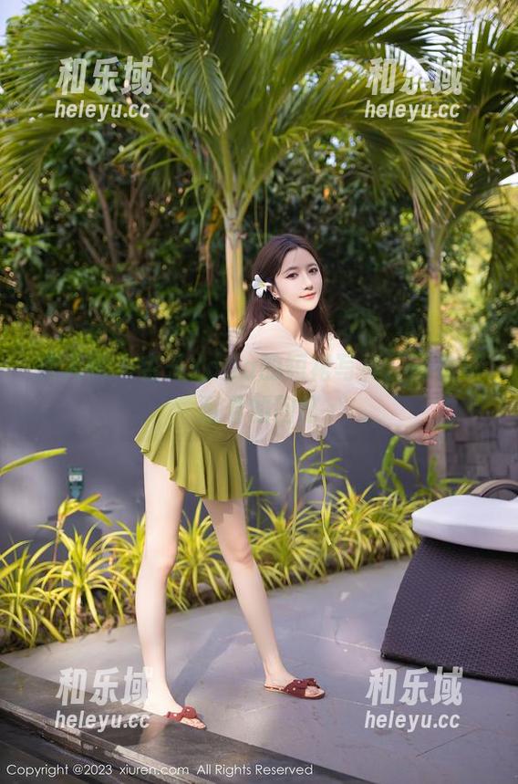 秀人网 - 杏子Yada的短裙写真，网盘里藏着的回忆