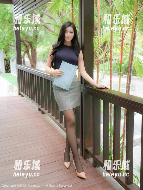 秀人网 - 谁说职业装不能性感？白茹雪abby的作品，下载了你就知道！