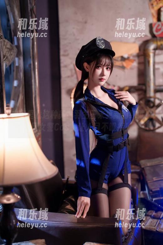 羽生三未 去哪里找这种美?羽生三未更新的纯狱之风女警Cos,让人目不暇接!