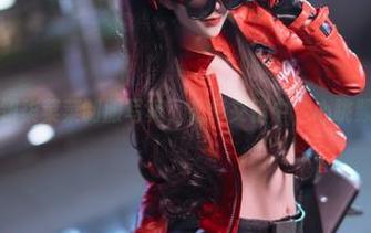 新鲜出炉的翎柒菜菜制服写真，光影交错中，心跳频率都变了！