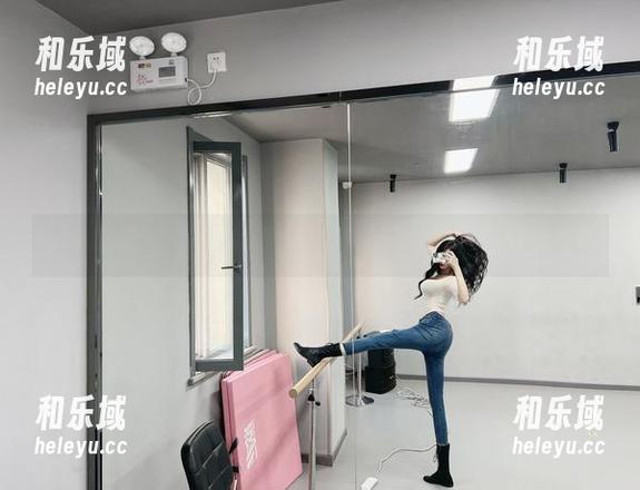 葛征 微密圈 - “私房小剧场:葛征和她的JK百褶裙“