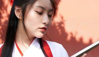 蜜桃社 - 美腿爱好者必看！初月的美图下载，保证让人眼前一亮！
