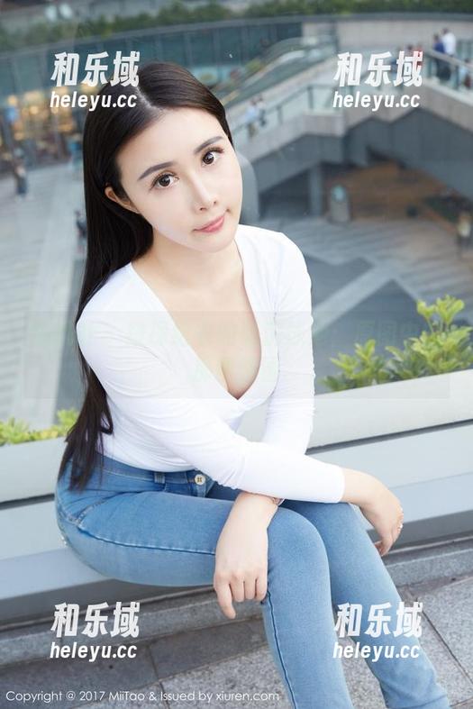 蜜桃社-结衣 蜜桃社 - 窥探结衣的私房泳池:原图中的那些氛围
