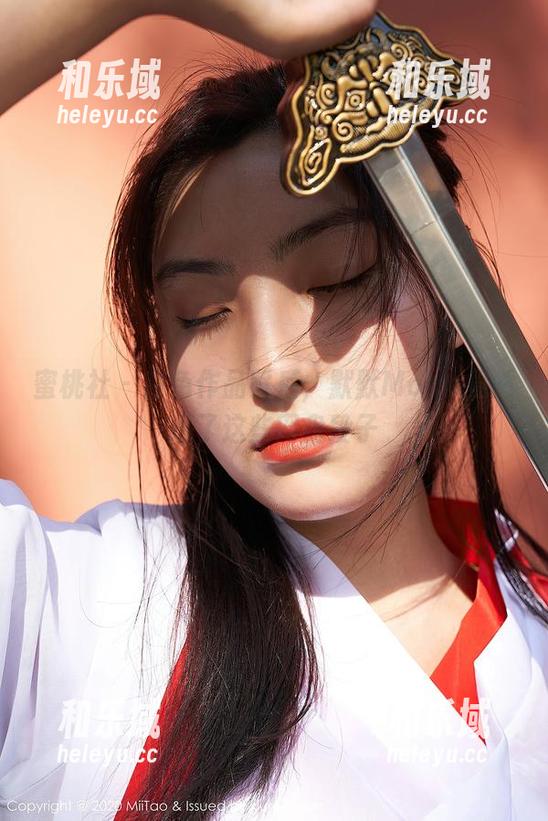 蜜桃社-默默Momo 蜜桃社 - 白色作品背后,默默Momo竟然藏了这些网盘段子