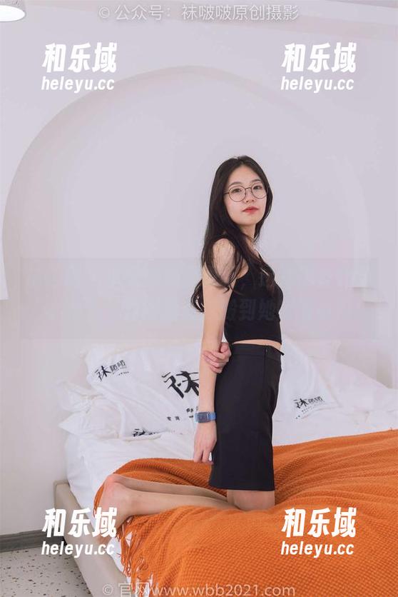 袜啵啵-小安 袜啵啵 - 小安的美图更新,这次肉丝化身“腿精”,看得我直想搬到她家当小狗!