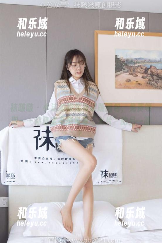 袜啵啵-小沫 袜啵啵 - 小沫的裸足花絮版图包,免费领取——你确定不想看看“大片”的另一面?