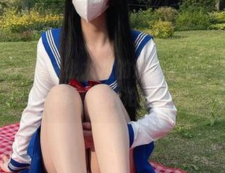 微密圈 - 软妹小九九的海边情愫：下载超美写真，浪拍心扉！