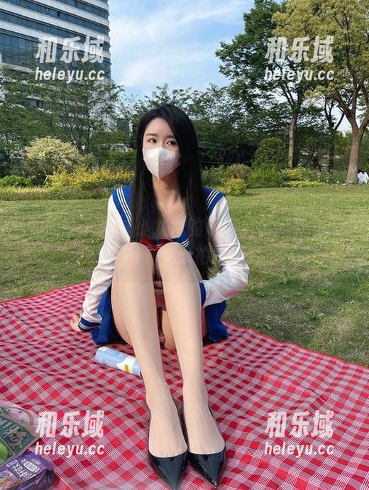 微密圈 - 软妹小九九的海边情愫：下载超美写真，浪拍心扉！