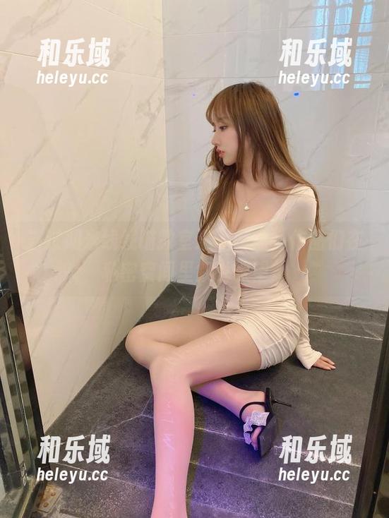 过期米线线喵 当过期米线线喵教室遇上网盘,作品们在私密空间里叙说欲望。