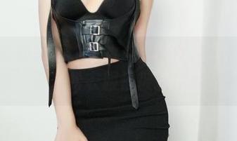 探索过期米线线喵的连体衣女仆图库：资源丰富，连宽松衣服都被拍得如此贴身！