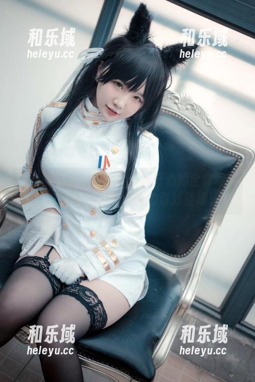 打破次元壁！阿半今天很开心的全套写真：兔女郎与蔚蓝档案的奇妙碰撞！