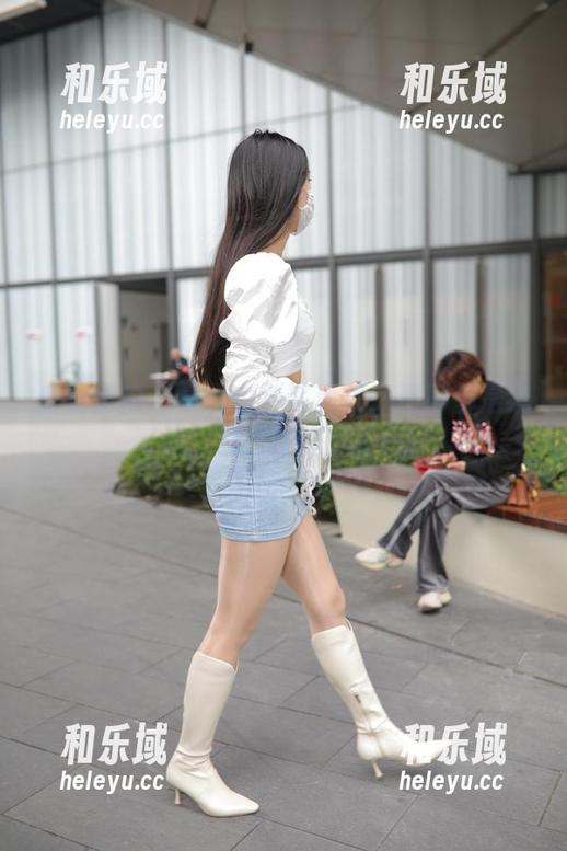 魔镜街拍 - 曼曼白色写真集：满屏都是氛围，我已经陶醉了！