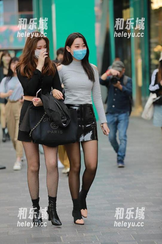 魔镜街拍 - 不忍心错过！艾小青超短裙肉丝私拍，套图超惊艳